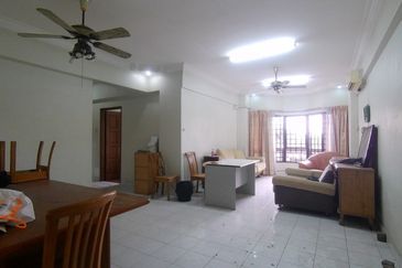 Dwi Mahkota Condominium