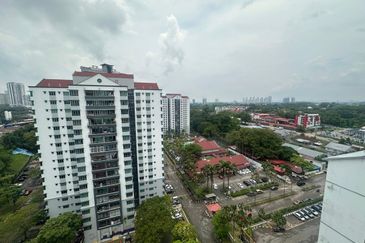 Bistari Impian Apartment @ Larkin
