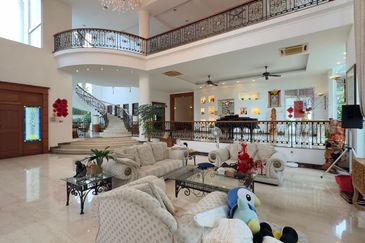 Stulang Laut / Darat