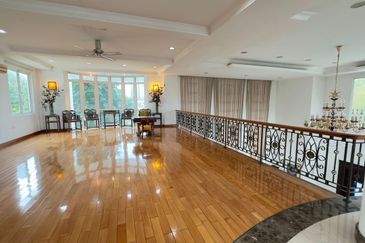 Stulang Laut / Darat