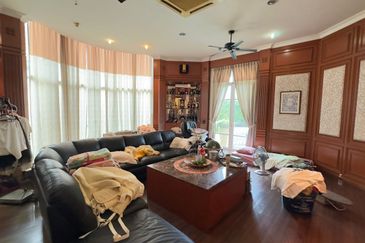 Stulang Laut / Darat