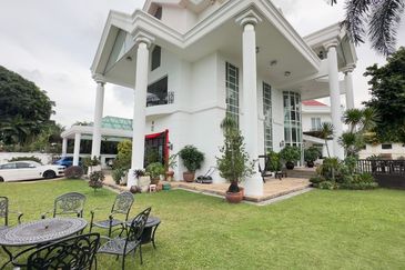 Stulang Laut / Darat