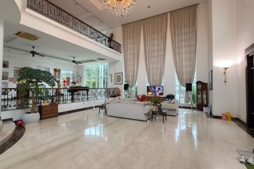 Stulang Laut / Darat