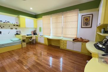 Stulang Laut / Darat