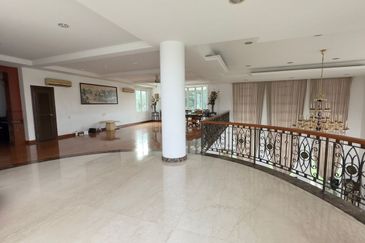 Stulang Laut / Darat