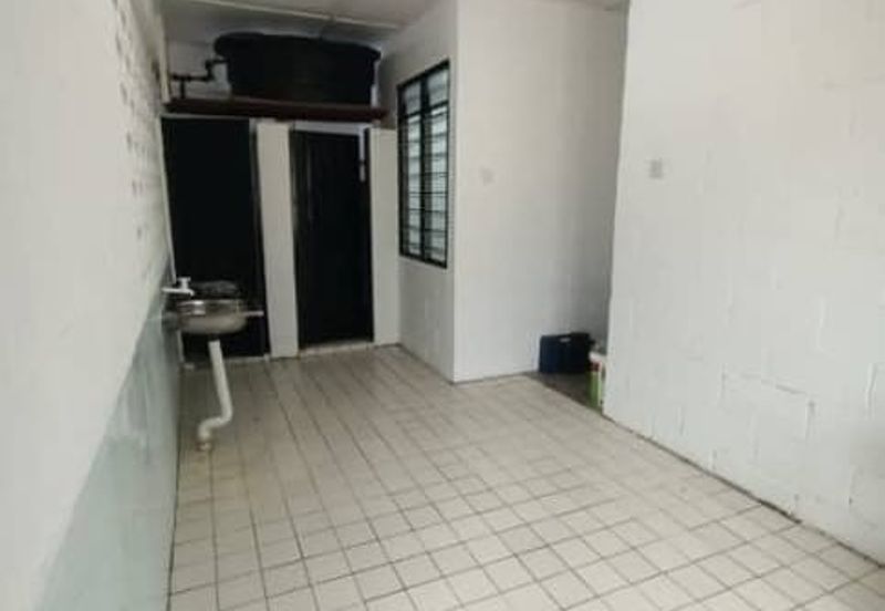 Flat Temenggong, Bandar Indahpura