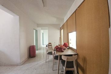 Sri Putra Apartments