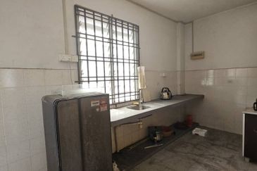 Sri Putra Apartments