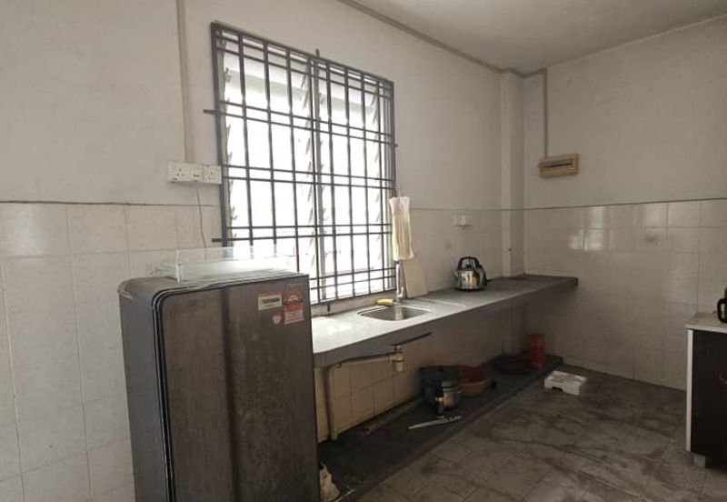 Sri Putra Apartments