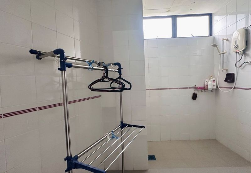 Aloha Tower Condominium