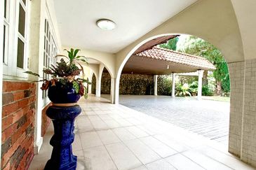 Stulang Laut / Darat