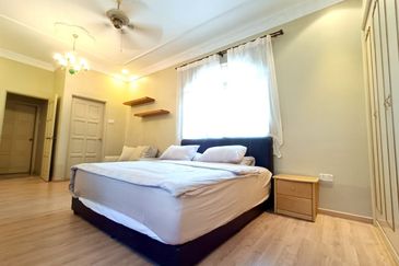 Stulang Laut / Darat