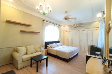 Stulang Laut / Darat