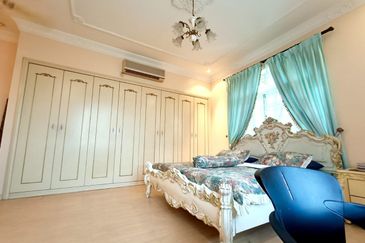 Stulang Laut / Darat