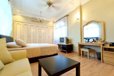 Stulang Laut / Darat