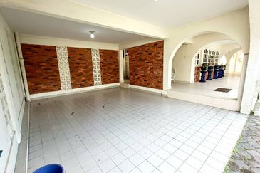 Stulang Laut / Darat