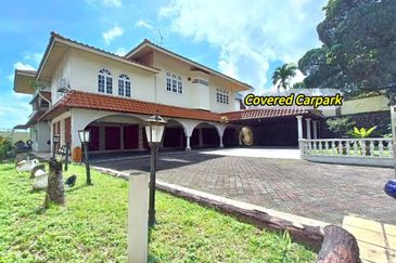 Stulang Laut / Darat