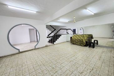 Taman Pelangi, Plentong