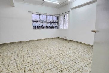 Taman Pelangi, Plentong