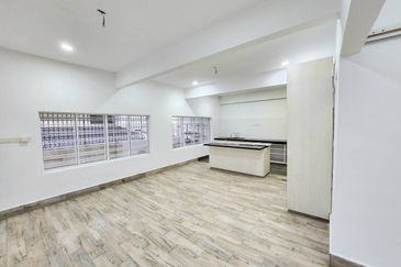 Taman Pelangi, Plentong