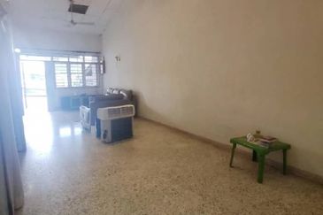 Taman Pelangi, Plentong