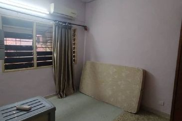 Taman Pelangi, Plentong