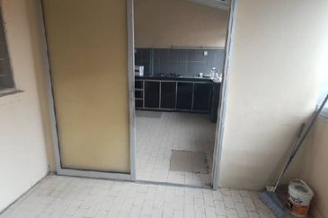 Taman Pelangi, Plentong