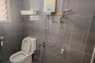 Taman Pelangi, Plentong