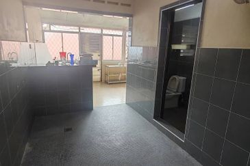 Taman Pelangi, Plentong