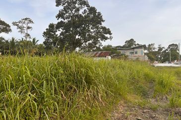  Bungalow Land  / Kota Tinggi /  Sungai Telor ( 80X66) 