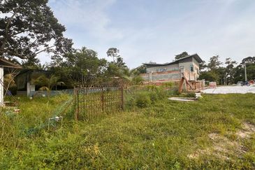  Bungalow Land  / Kota Tinggi /  Sungai Telor ( 80X66) 