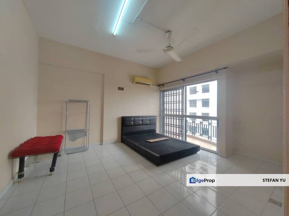 Larkin Utama Condominium , Johor, Johor Bahru