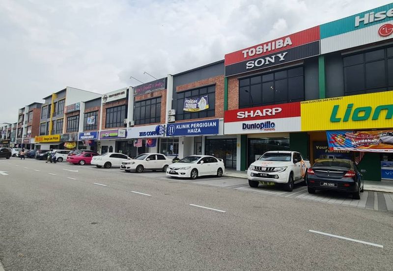 Pusat Komersial Suria (68 Avenue)