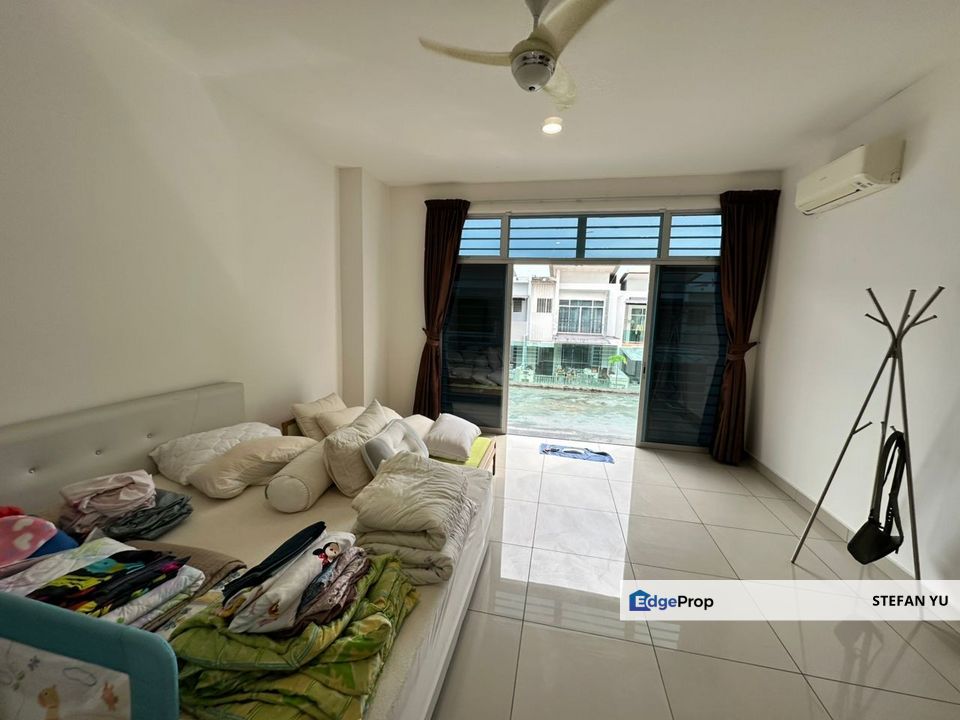 Jalan Nusa Sentral Taman Nusa Sentral Iskandar Puteri Johor / Double Storey House , Johor, 