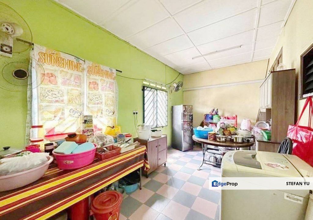 Desa Cemerlang @ Jalan Saga Ulu Tiram Double Storey End Lot With Land , Johor, Ulu Tiram