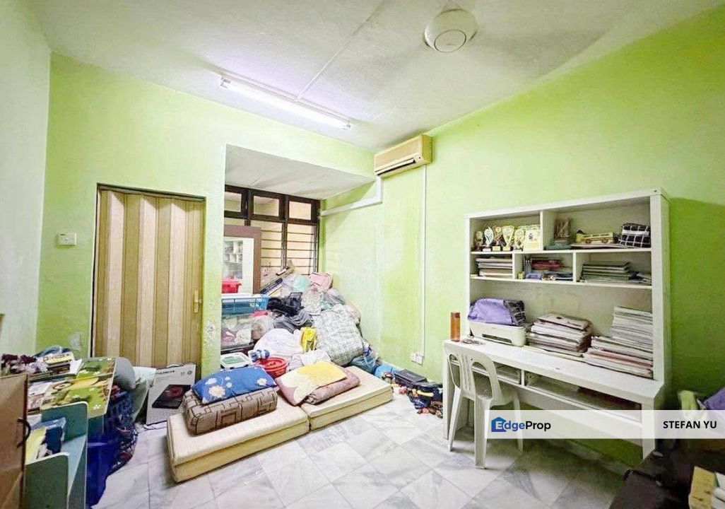 Desa Cemerlang @ Jalan Saga Ulu Tiram Double Storey End Lot With Land , Johor, Ulu Tiram