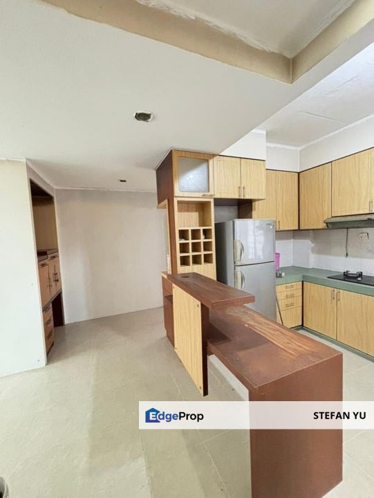 Sri Putra Apartment Bandar Putra Kulai / Full Loan / Freehold, Johor, Kulai