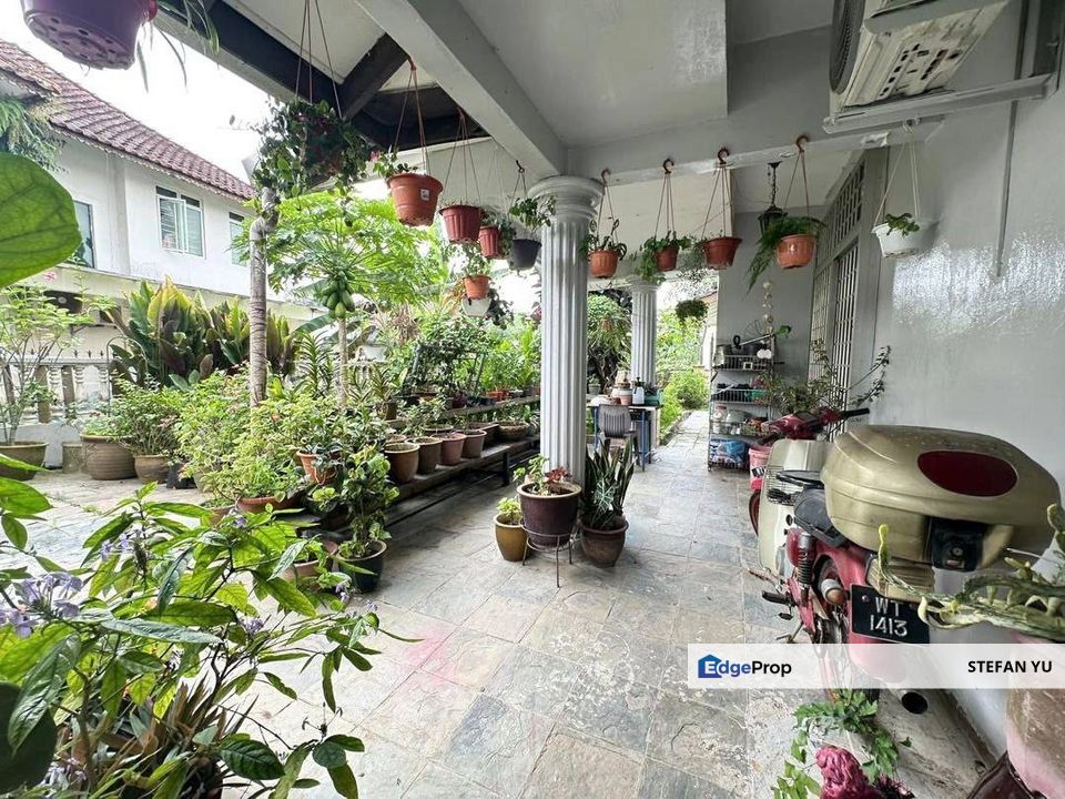 Taman Bukit Kempas Double Storey Semi D House / Freehold, Johor, Johor Bahru