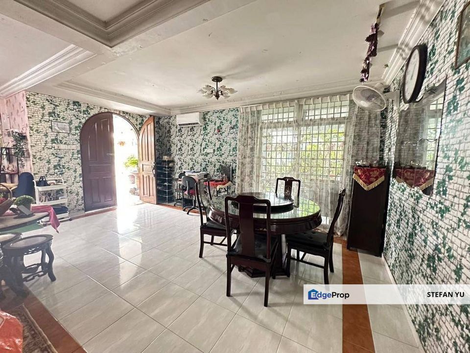 Taman Bukit Kempas Double Storey Semi D House / Freehold, Johor, Johor Bahru