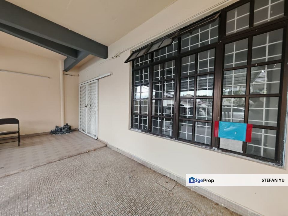 Taman Sentosa, Jalan Benang / Double Storey House , Johor, Johor Bahru