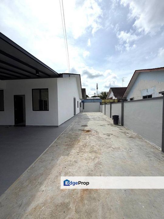 Jalan Api Api 22 Megah Ria Masai Johor / Semi D House , Johor, Masai