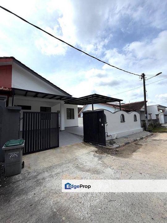 Jalan Api Api 22 Megah Ria Masai Johor / Semi D House , Johor, Masai