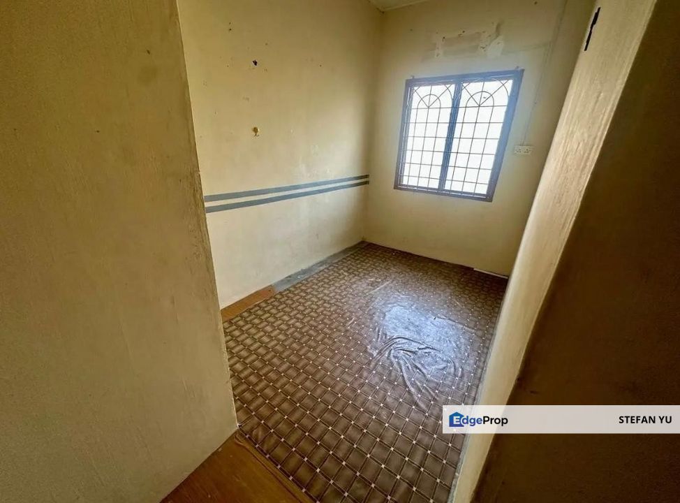 Taman Sri Permai@ Kluang / Double Storey Low Cost / Full Loan , Johor, Kluang