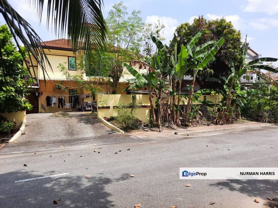 Freehold Corner Lot Double Storey Terrace House Jalan Spektrum Seksyen