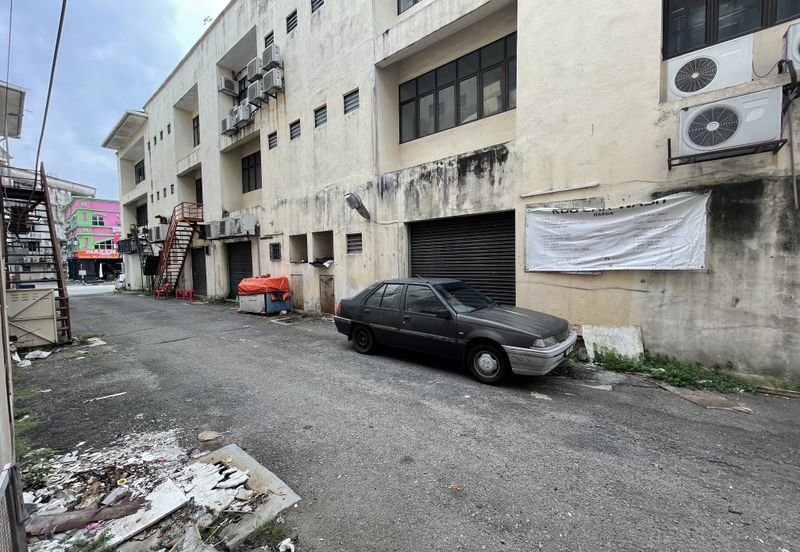 New Price 3 Storey EROI 5.25% Shop Office Jalan Pekaka Seksyen 8 Kota Damansara