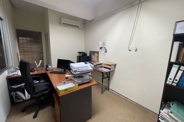 New Price 3 Storey EROI 5.25% Shop Office Jalan Pekaka Seksyen 8 Kota Damansara