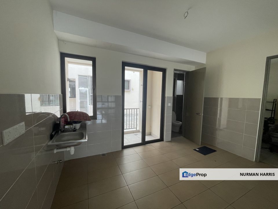 Freehold Ground Floor Facing Open Townhouse The Strata @ Bandar Puteri Bangi, Bangi Selangor, Selangor, Bangi