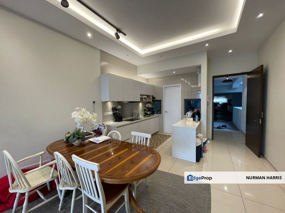 Hot Area Large Unit PJ Midtown Service Residence Petaling Jaya, Selangor, Petaling Jaya