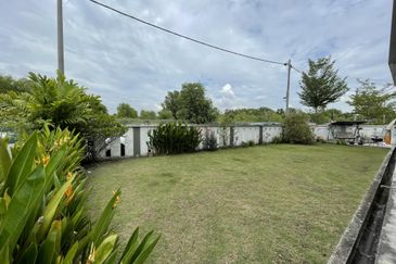 Below Market Corner Ground Floor Townhouse Bandar Saujana Putra