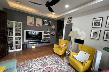 Below Market Corner Ground Floor Townhouse Bandar Saujana Putra